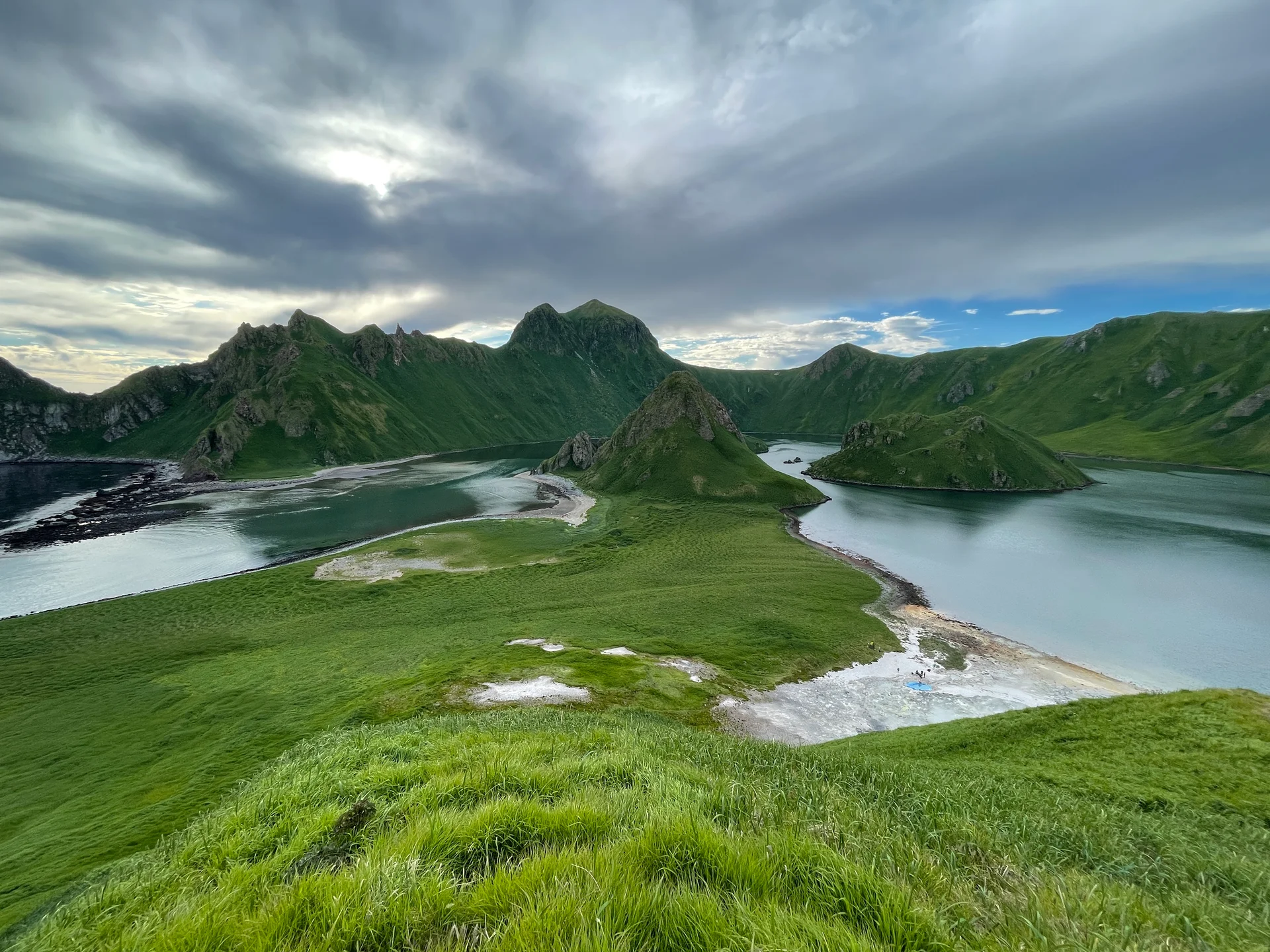 3 день.
Остров Янкича, кальдера Ушишир