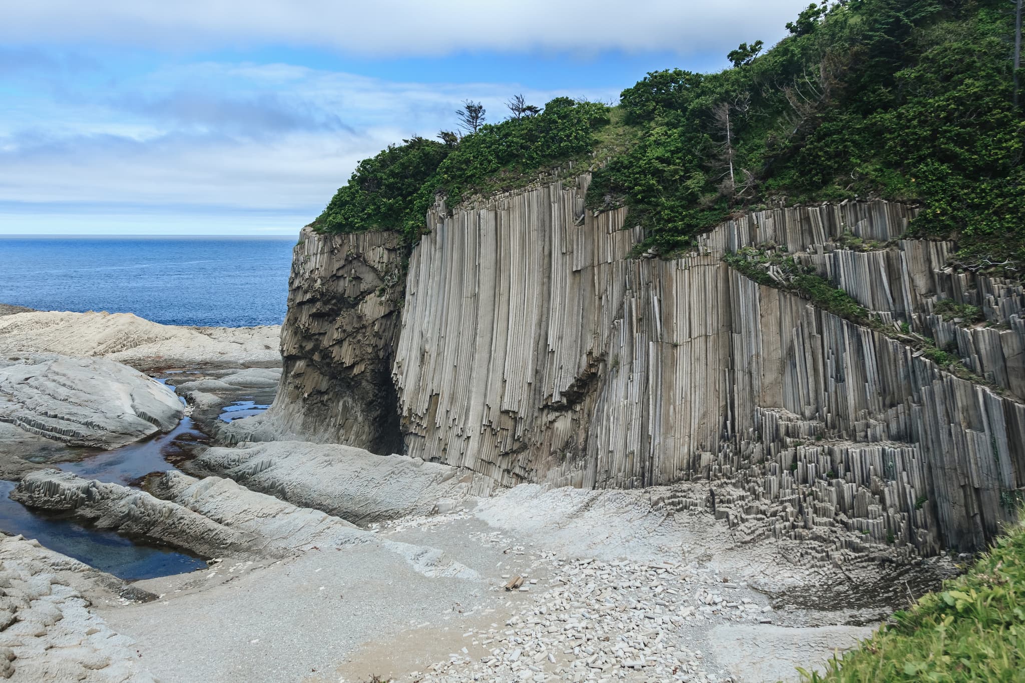 10 день.
Кунашир —
мыс Столбчатый и вулкан Головнина